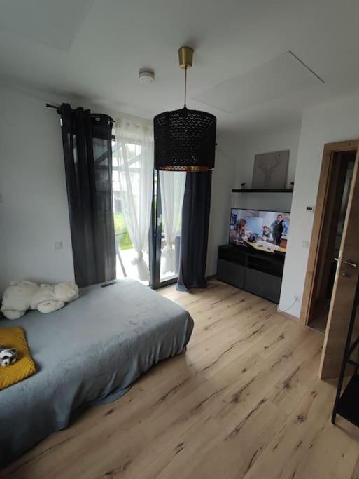 Schoene Wohnung Mit Terrasse Und Parkplatz Velden am Woerthersee Exterior photo