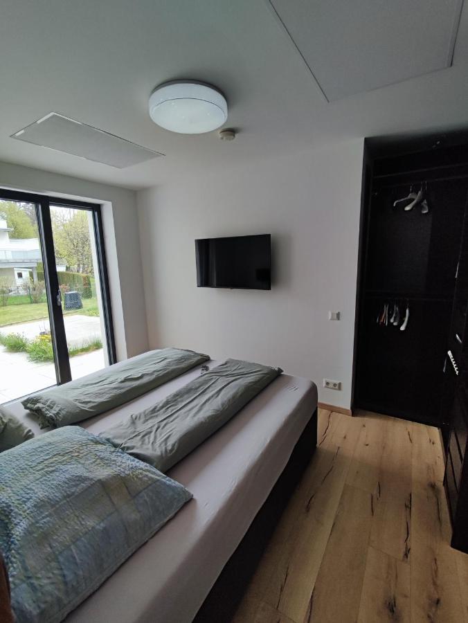 Schoene Wohnung Mit Terrasse Und Parkplatz Velden am Woerthersee Exterior photo