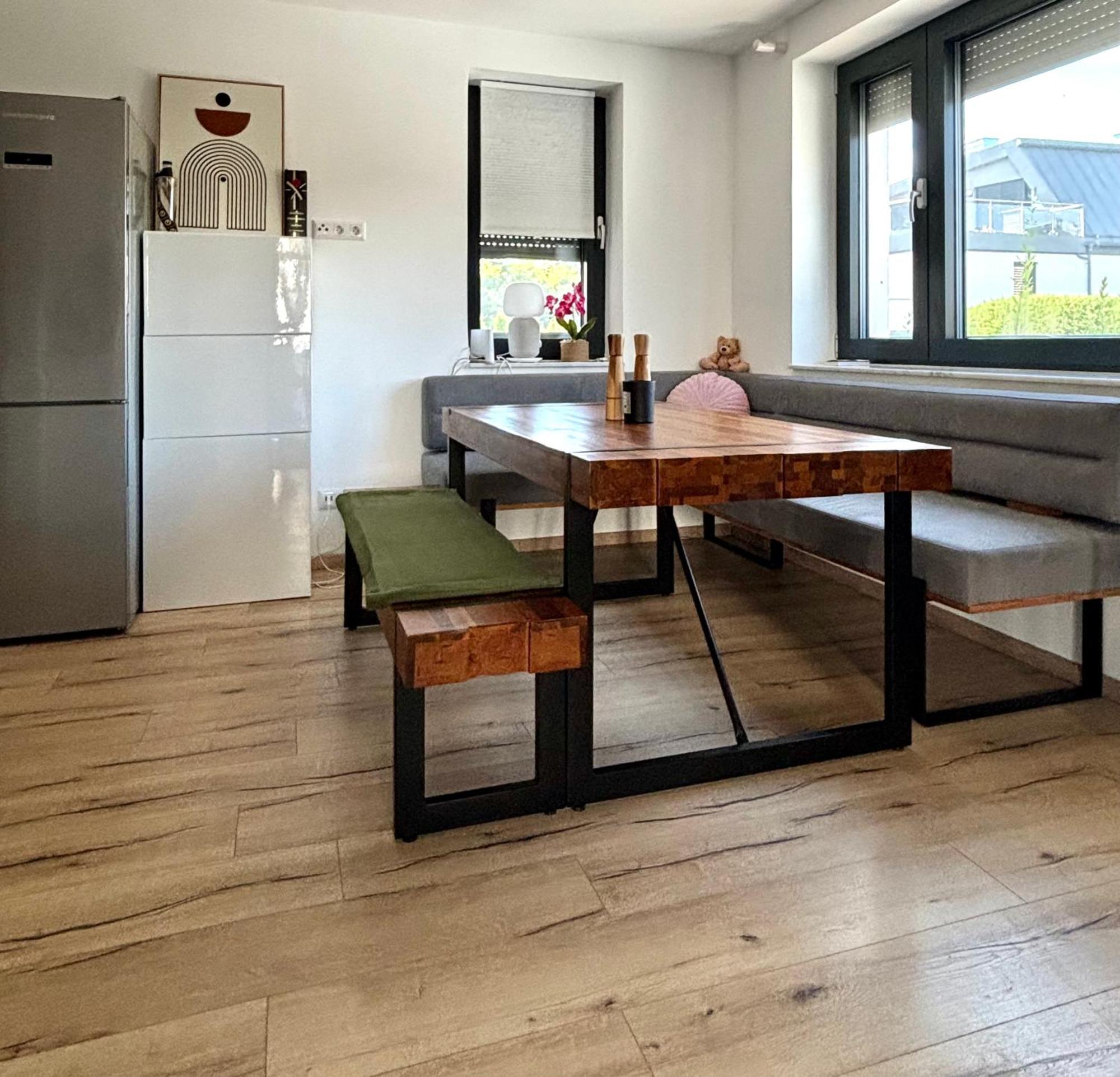 Schoene Wohnung Mit Terrasse Und Parkplatz Velden am Woerthersee Exterior photo